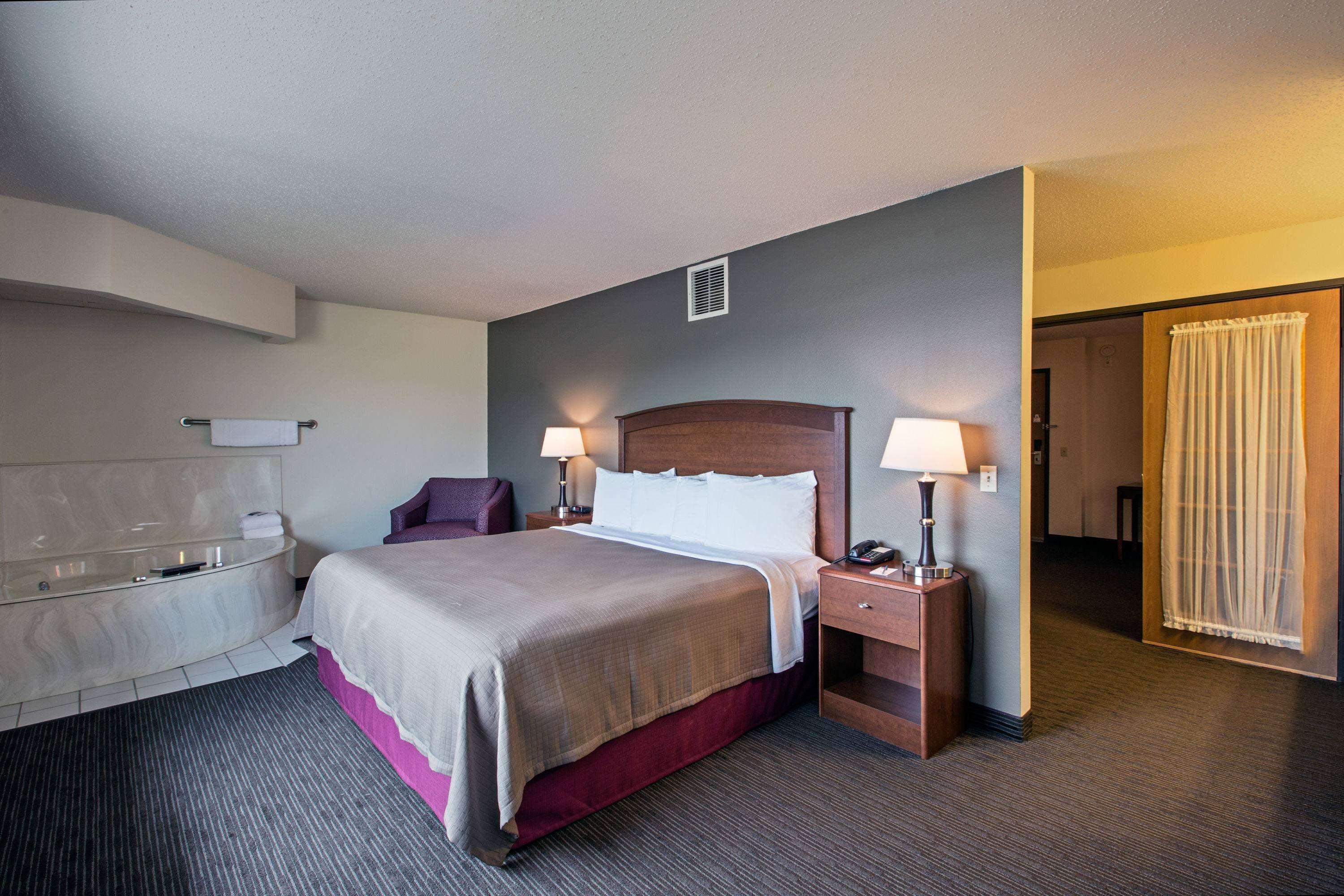 Americinn By Wyndham Grundy Center Екстер'єр фото