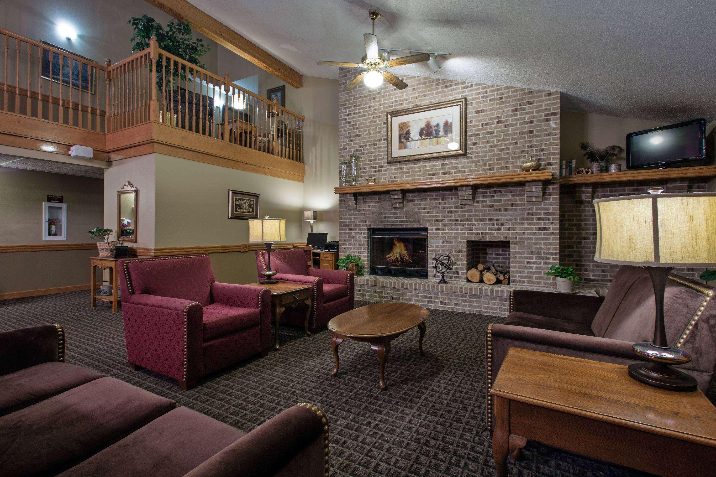 Americinn By Wyndham Grundy Center Екстер'єр фото