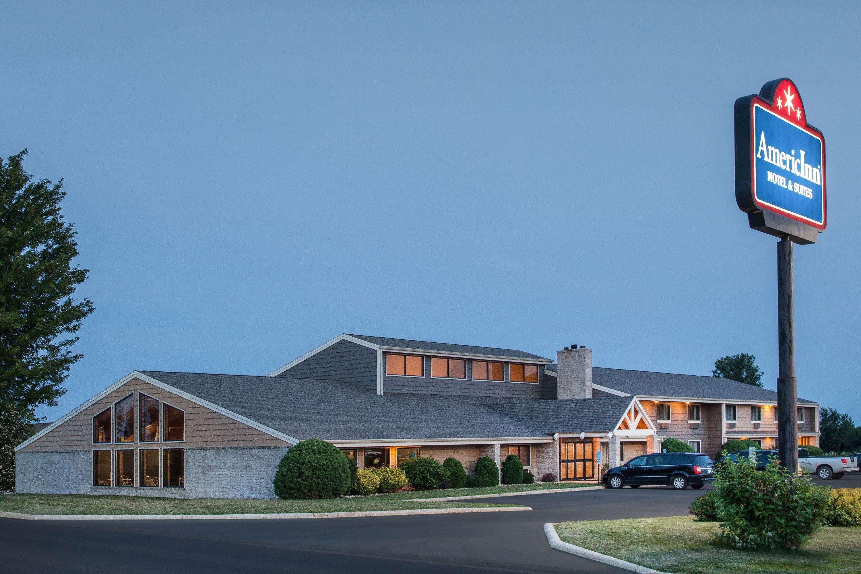 Americinn By Wyndham Grundy Center Екстер'єр фото